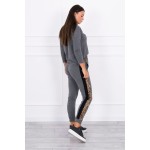 Trening gri-inchis cu pantaloni lungi drepti cu buzunare