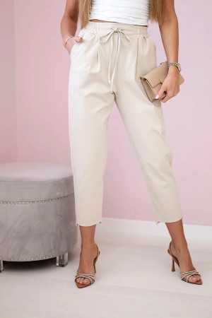 Pantaloni trei sferturi dama bej eleganti