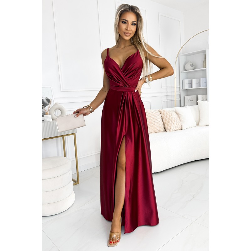 Rochie din satin visinie lunga eleganta in clos cu bretele subtiri Rochie din satin visinie lunga eleganta in clos cu bretele subtiri